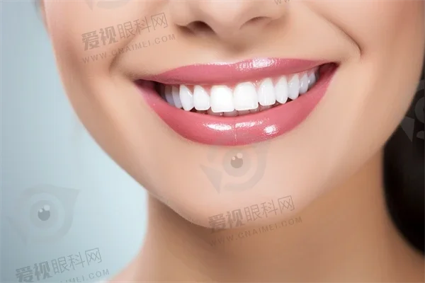 享受健康微笑，河滨口腔门诊部牙周治疗现仅需600元起，原价800元起，机会难得，快来体验吧！